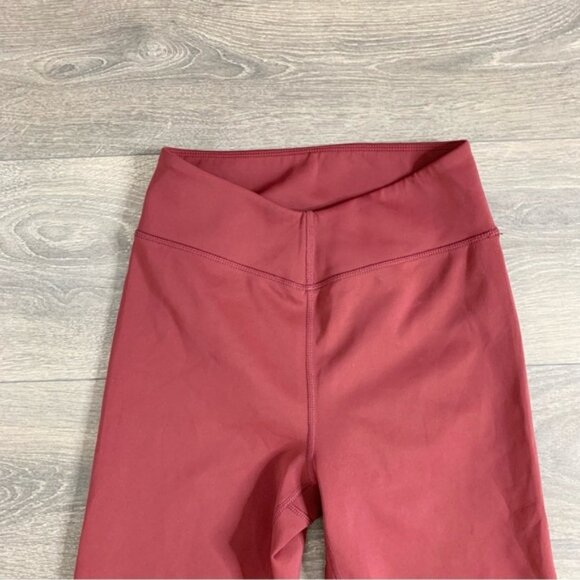 Love Wave Revolve Amy Capri Pant Leggings Cropped High Rise Bordeaux Size Small - Picture 5 of 14